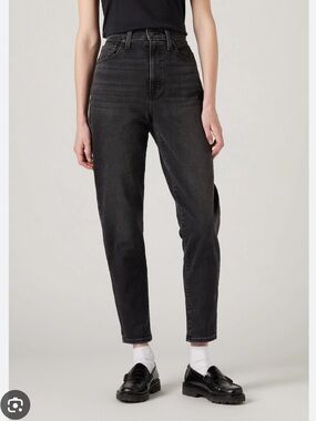 Levi’s High Waisted Taper Sz 29 Faded Black Excellent to Like New Condition